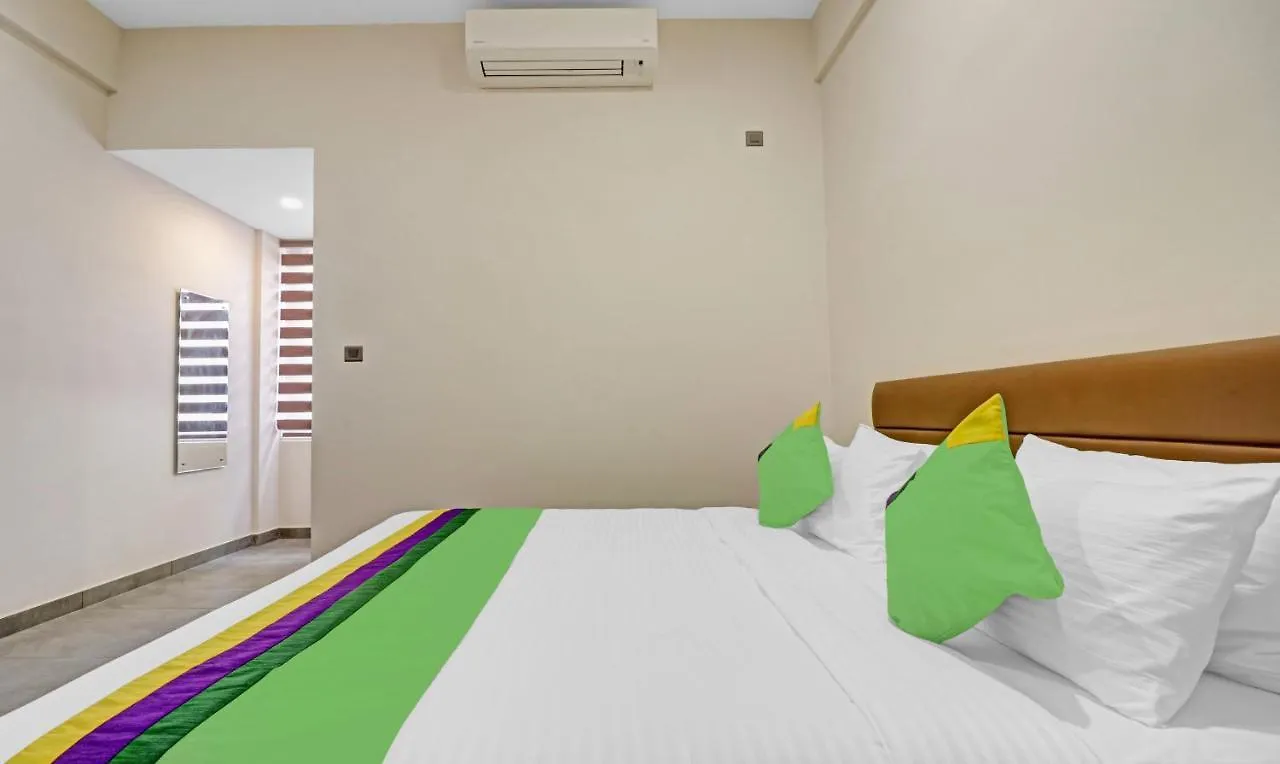 فندق Treebo Grand Vistara Airport Suites Kochi