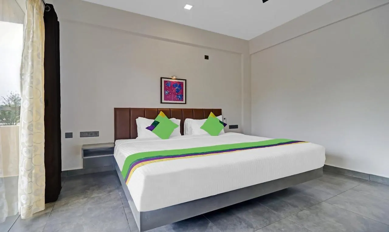 Treebo Grand Vistara Airport Suites Kochi 3*,  Indie