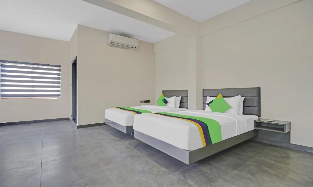 Hotel Treebo Grand Vistara Airport Suites Kochi