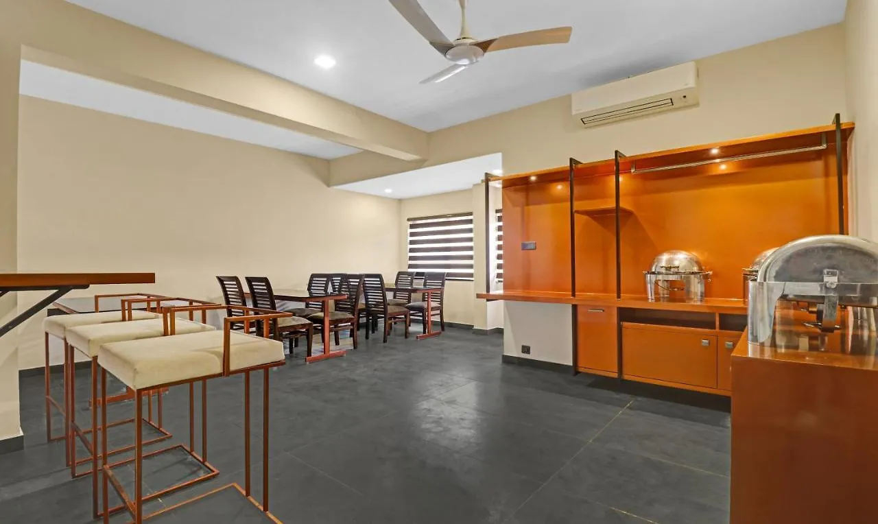 Kochi Treebo Grand Vistara Airport Suites 3*,