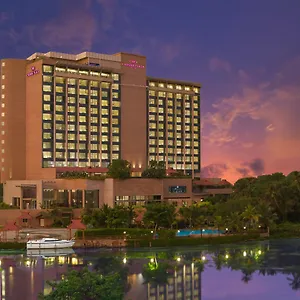 Hotel Crowne Plaza Kochi, An Ihg