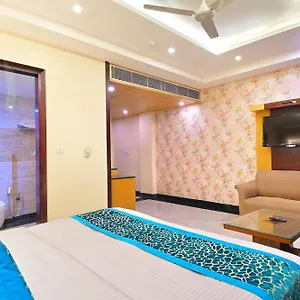 *** ホテル Hari Piorko - Just A Min Away From New Railway Station インド